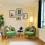 Schoene Am Mathildenbrunnen